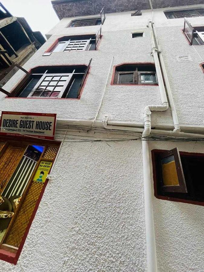 Hotel O Desire Guest House Srinagar  Bagian luar foto