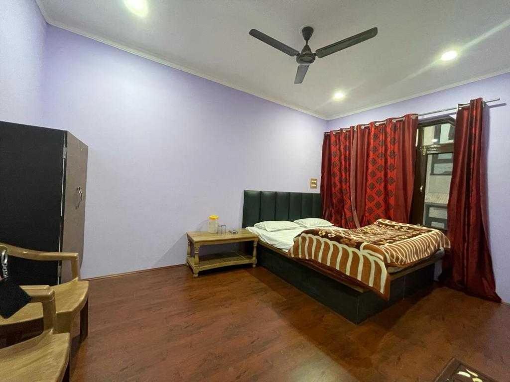 Hotel O Desire Guest House Srinagar  Bagian luar foto