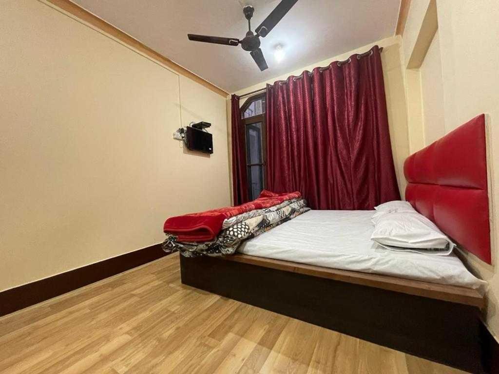 Hotel O Desire Guest House Srinagar  Bagian luar foto