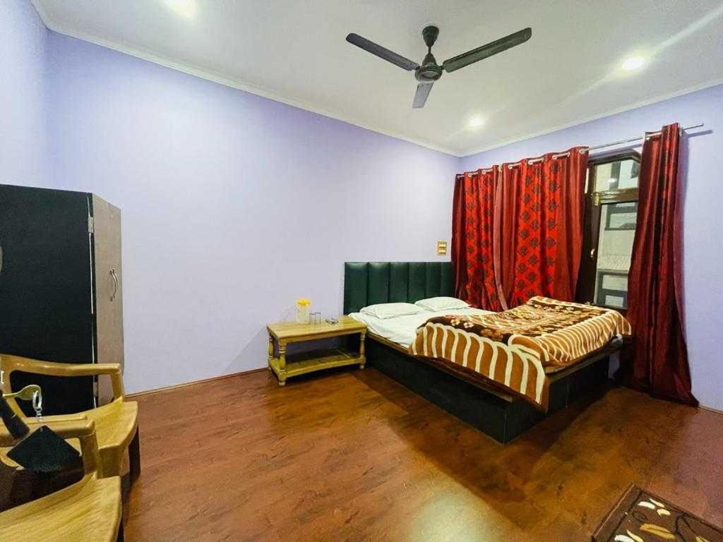 Hotel O Desire Guest House Srinagar  Bagian luar foto