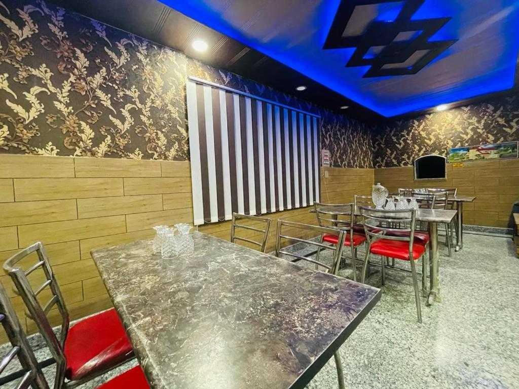 Hotel O Desire Guest House Srinagar  Bagian luar foto